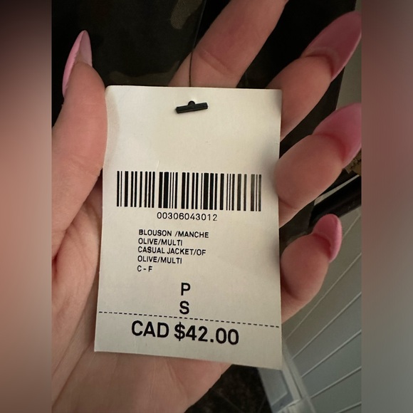 Woman’s top - Picture 6 of 7